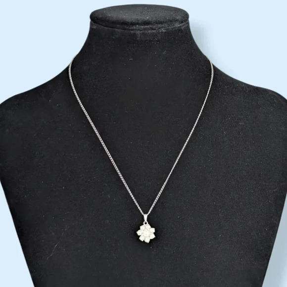 Vintage B David Sterling Flower Necklace - Picture 2 of 8